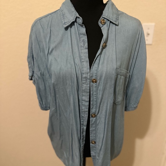 J for Justify Denim Button Up Short Sleeve Womens Top Size Large. NWOT - Picture 1 of 4